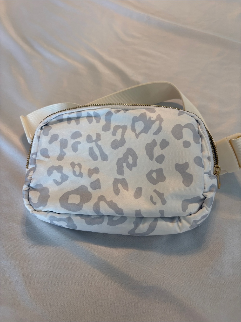 Neutral Leopard Print Crossbody Belt Bag - White/Gray